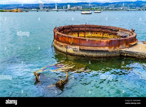 does oil still leak from the uss arizona|Pearl Harbor Shipwrecks Are Still Leaking Oil 80。